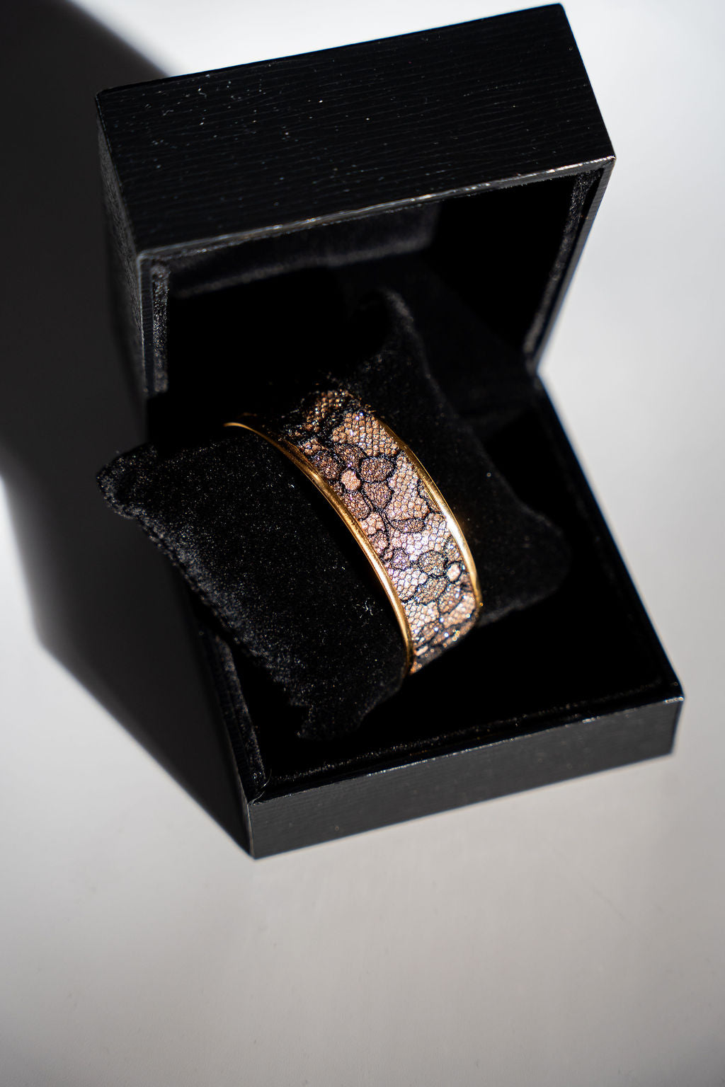 Petite manchette décorée dentelle de calais champagne